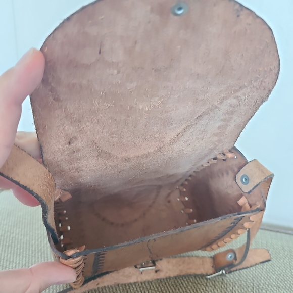 Handcrafted Leather Crossbody Bag - Picture 5 of 8
